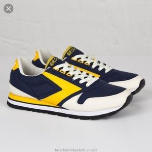 Brooks Chariot Retro Runners